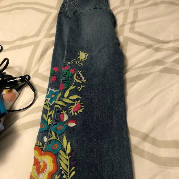 Boston Proper Boho Embroidered Medium Wash Jeans 2 - Picture 7 of 10